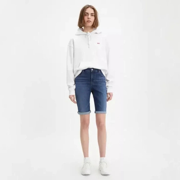 Levi’s Bermuda Shorts - Picture 1 of 9